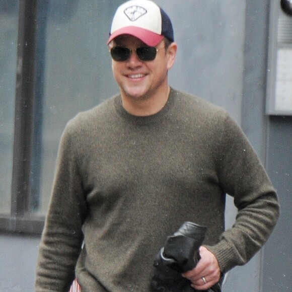 Exclusif - Matt Damon et sa femme Luciana Barroso arrivent à l'aéroport de New York, le 17 janvier 2018.