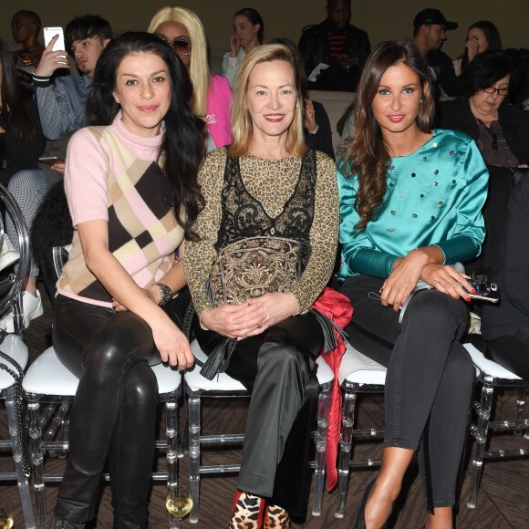 Jovanka Sopalovic, Gabrielle Lazure et Malika Ménard - Défilé Fahaid Sanober à l'hôtel Marignan à Paris, le 17 mars 2018. © Coadic Guirec/Bestimage