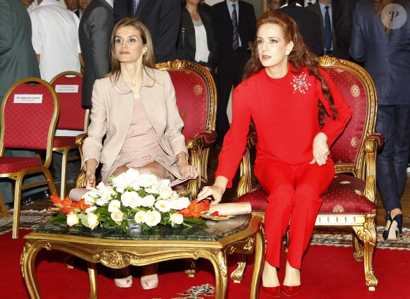 La princesse Lalla Salma du Maroc avec la reine Letizia d'Espagne le 15 juillet 2014 à Rabat.