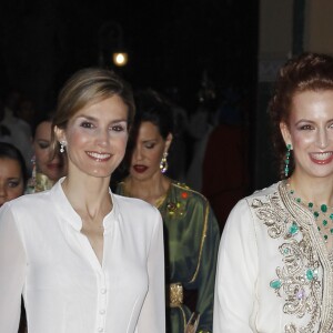 La princesse Lalla Salma du Maroc avec la reine Letizia d'Espagne le 14 juillet 2014 à Rabat lors du dîner de gala en l'honneur du couple royal espagnol en visite officielle au Maroc.