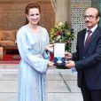  La princesse Lalla Salma du Maroc recevant le 25 mai 2017 à Rabat la médaille d'or de l'Organisation mondiale de la santé (OMS) pour son engagement dans la lutte contre le cancer. 