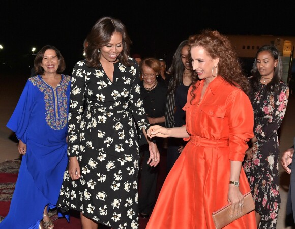 Michelle Obama et la princesse Lalla Salma du Maroc le 27 juin 2016 à l'aéroport de Marrakech.