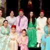 Le roi Mohammed VI du Maroc, sa femme la princesse Lalla Salma, leurs enfants le prince Moulay El Hassan et la princesse Lalla Khadija, les princesses Lalla Asma, Lalla Hasna et Lalla Meryem, lors du mariage du prince Moulay Rachid et de Lalla Oum Keltoum le 15 juin 2014 à Rabat. 