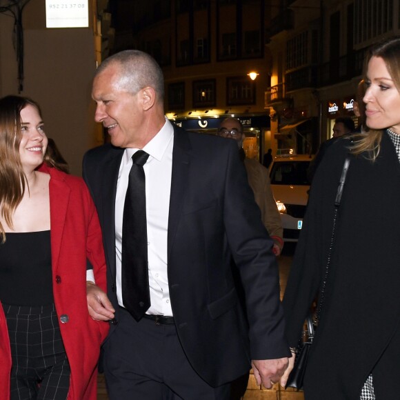 Stella Banderas, son père Antonio Banderas et sa compagne Nicole Kimpel lors de la cérémonie "The lighting of candles of our Girl of San Juan" à Malaga. Le 24 mars 2018