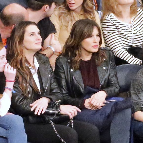 Brooke Shields avec sa fille Rowan Francis Henchy, Mariska Hargitay et son fils August Miklos Friedrich Hermann assistent au Mini-tournoi d'exhibition Tie Break Tens au Madison Square Garden à New York City, New York, Etats-Unis, le 5 mars 2018. © Charles Guerin/Bestimage