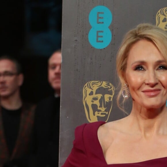 J.K Rowling - Arrivées aux BAFTA 2017 (British Academy Film Awards) au Royal Albert Hall à Londres, le 12 février 2017.