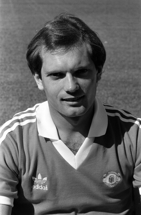 Ray Wilkins le 17 septembre 1981, joue pour Manchester et l'Angleterre.