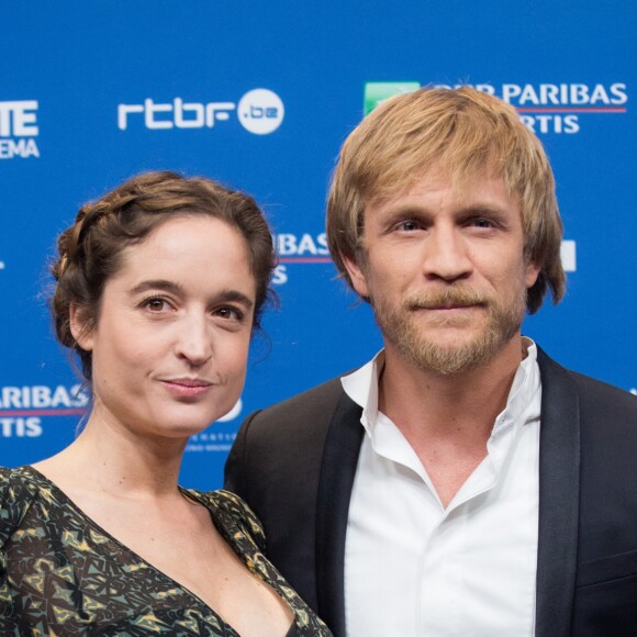 Jérémie Renier et sa nouvelle compagne enceinte lors de la 8e Cérémonie des Magritte du Cinéma, qui récompense le septième art belge, au Square, à Bruxelles, 3 février 2018.