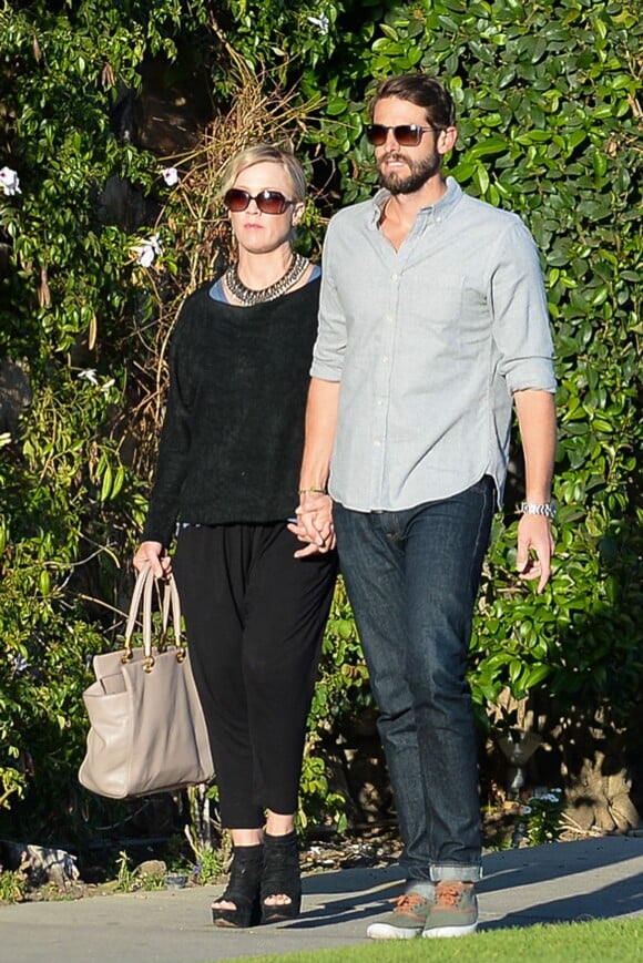 Jennie Garth et Dave Abrams vont dîner à Studio City, Los Angeles, le 10 avril 2015