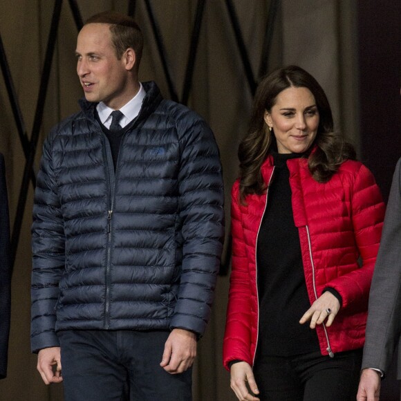 Kate Middleton, au début de sa troisième grossesse, et le prince William au Villa Park, stade du club de football d'Aston Villa, le 22 novembre 2017 lors d'un événement du programme Coach Core.