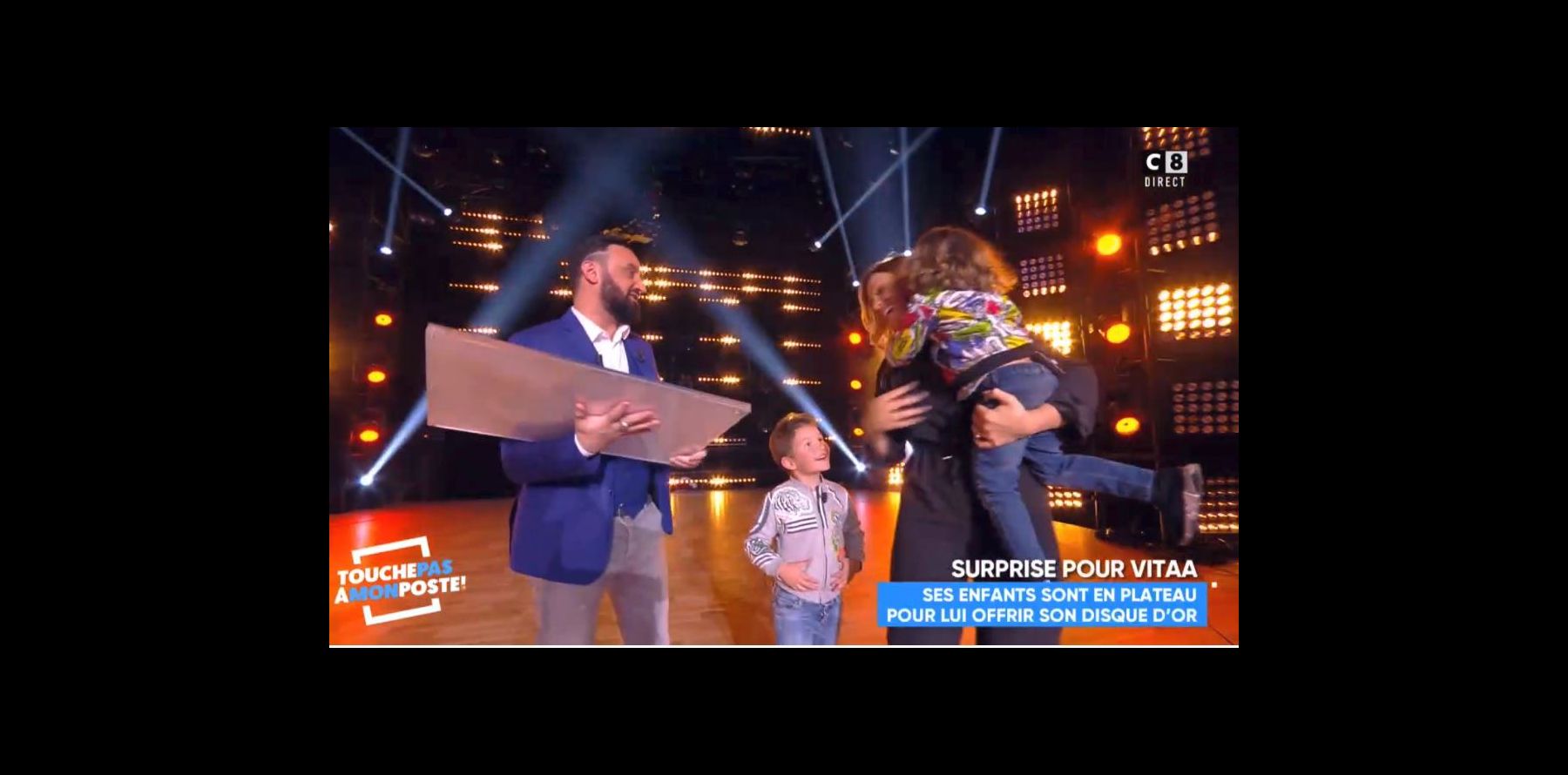 Comment Remettre Le Son à La Télé Vitaa émue : Ses fils dans TPMP pour lui remettre un beau cadeau