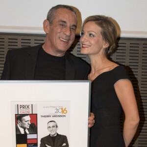 Thierry Ardisson et sa femme Audrey Crespo-Mara - Cérémonie du Prix Philippe Caloni décerné à Thierry Ardisson à la SCAM (Société civile des auteurs multimedia) à Paris le 17 janvier 2017. © Pierre Perusseau/Bestimage