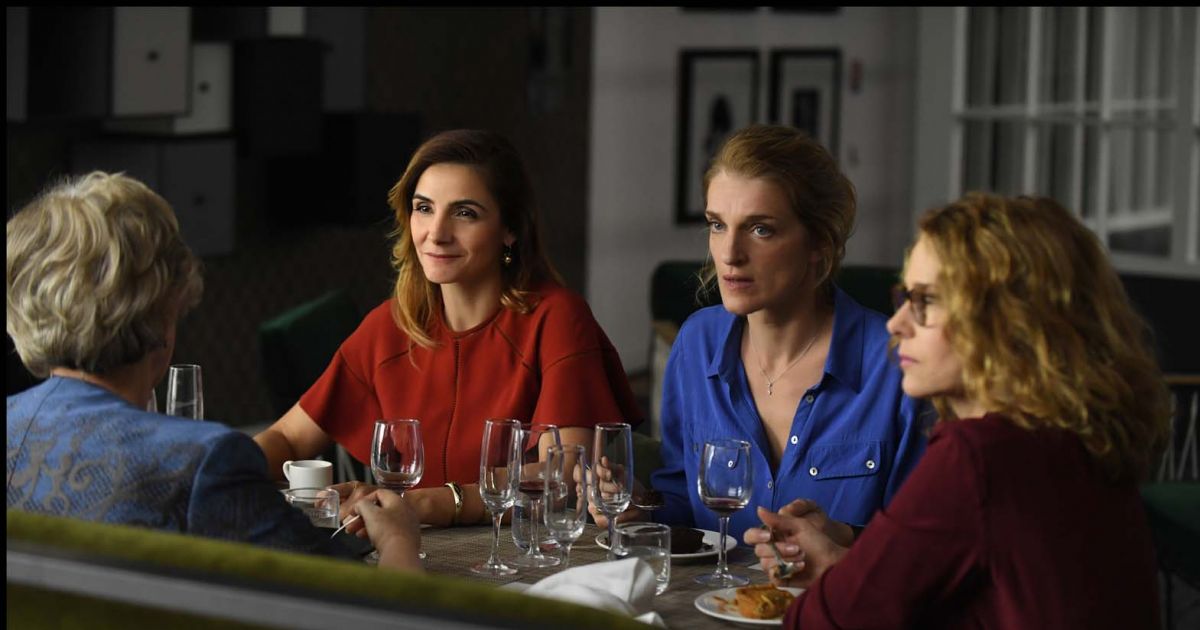 Distribution De La Fête Des Mères 2018 Clotilde Courau et Olivia Côte dans La Fête des mères. - Purepeople