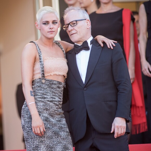 Kristen Stewart et Thierry Frémaux - Montée des marches du film "120 battements par minute" lors du 70e Festival International du Film de Cannes. Le 20 mai 2017. © Borde-Jacovides-Moreau / Bestimage