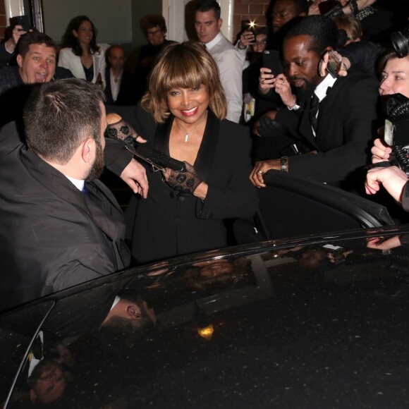 Tina Turner à la sortie de la présentation à la presse de la comédie musicale "Tina: The Tina Turner Musical" au théâtre Aldwych à Londres, Royaume Uni, le 17 avril 2018.