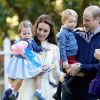 Le prince William et la duchesse de Cambridge avec leurs enfants lors d'une fête pour les familles de militaires, le 29 septembre 2016, lors de la visite de la famille au Canada.