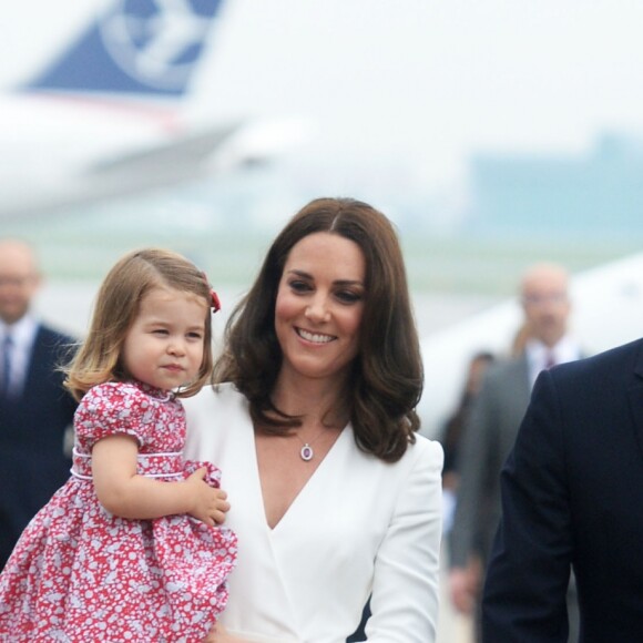 Le couple princier d'Angleterre à leur arrivée à Varsovie, à l'occasion de leur voyage de deux jours en Pologne en juillet 2017.