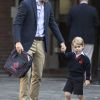 Le prince William emmène son fils le prince George pour son premier jour à l'école à Londres le 7 septembre 2017.