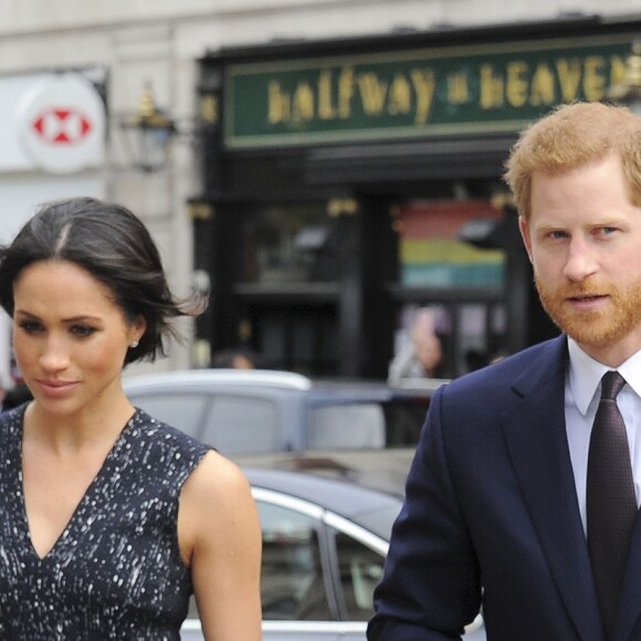 Meghan Markle et le prince Harry sont venus assister ensemble, le 23 avril 2018 en l'église St Martin-in-the-fileds à Londres, à la cérémonie commémorant le 25e anniversaire de l'assassinat de Stephen Lawrence, victime à 18 ans d'un crime raciste.