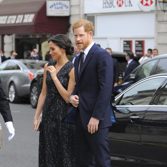 Meghan Markle et le prince Harry sont venus assister ensemble, le 23 avril 2018 en l'église St Martin-in-the-fileds à Londres, à la cérémonie commémorant le 25e anniversaire de l'assassinat de Stephen Lawrence, victime à 18 ans d'un crime raciste.