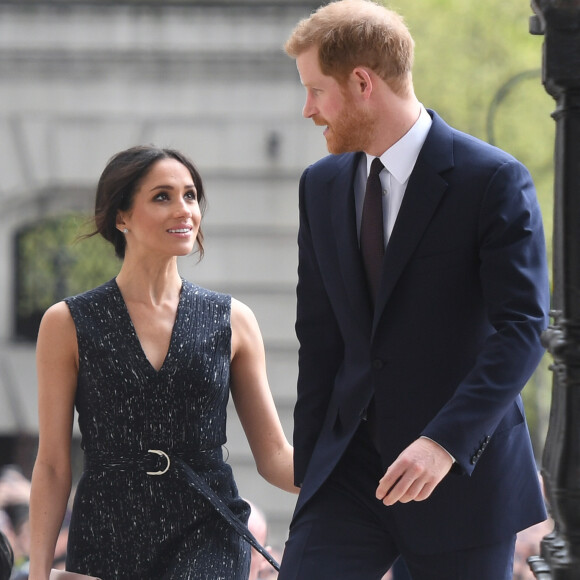 Le prince Harry et Meghan Markle le 23 avril 2018 en l'église St Martin-in-the-fileds à Londres pour la cérémonie commémorant le 25e anniversaire de l'assassinat de Stephen Lawrence, victime à 18 ans d'un crime raciste.