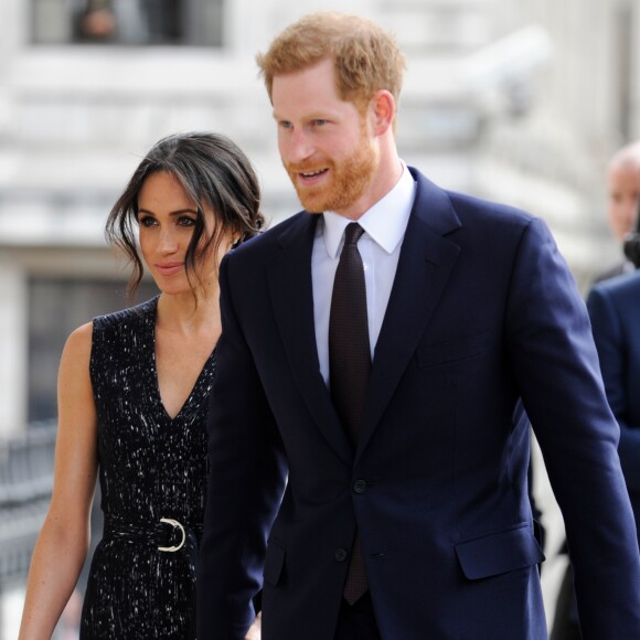 Le prince Harry et Meghan Markle le 23 avril 2018 en l'église St Martin-in-the-fileds à Londres pour la cérémonie commémorant le 25e anniversaire de l'assassinat de Stephen Lawrence, victime à 18 ans d'un crime raciste.