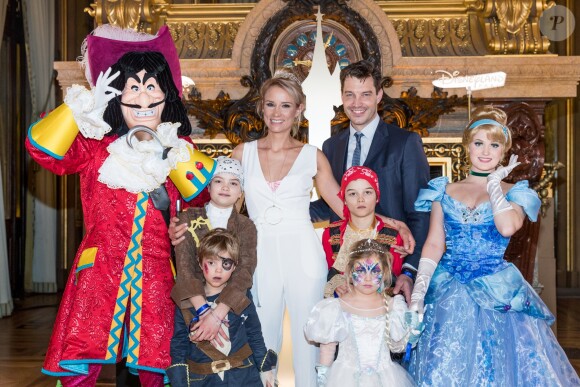 Exclusif - Elodie Gossuin-Lacherie, son mari Bertrand Lacherie et leur enfants Rose, Joséphine, Jules et Léonard - Avant-première de la nouvelle saison "Festival Pirates et Princesses" de Disneyland Paris au Palais Garnier à Paris, France, le 9 mars 2018. © Cyril Moreau/Bestimage