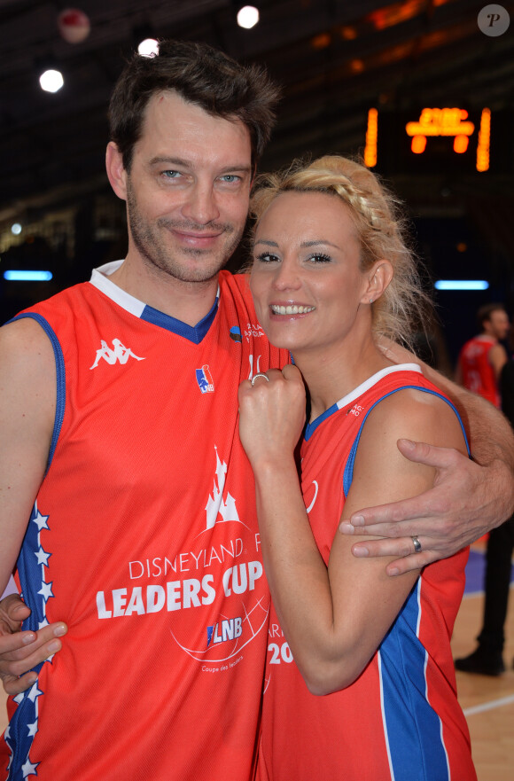 Semi-Exclusif - Elodie Gossuin et son mari Bertrand Lacherie - Match des célébrités (défi AG2R La Mondiale) au profit de l'association "Petits Princes" dans le cadre de la Disneyland Paris Leaders Cup LNB, compétition de basket qui réunit les 8 meilleures équipes de PRO A à la Disney Events Arena, le 20 février 2016. © Veeren/Bestimage