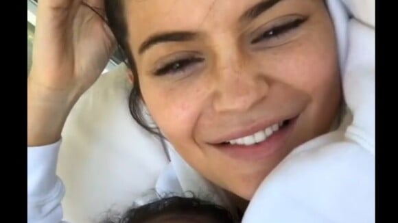 Kylie Jenner passe du temps avec sa fille Stormi à Los Angeles le 23 avril 2018.