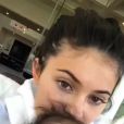 Kylie Jenner passe du temps avec sa fille Stormi à Los Angeles le 23 avril 2018.
