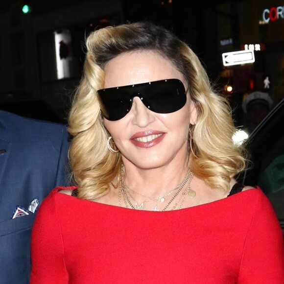 Madonna présente sa nouvelle gamme de cosmétiques "MDNA SKIN" à Barney's New York sur Madison Avenue à New York, le 26 septembre 2017
