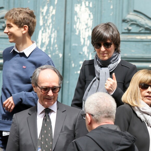 Chantal Goya et des proches - Obsèques de la mère de Chantal Goya, Colette Dartiguenave De Guerre, en l'église Saint-Roch à Paris. Le 26 avril 2018.