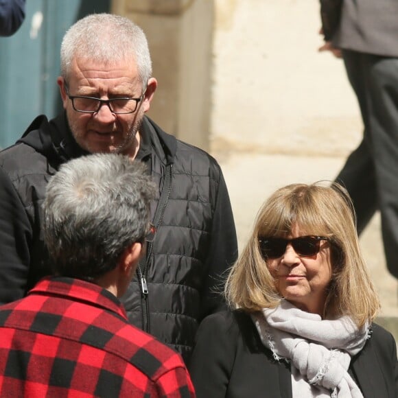 Chantal Goya et des proches - Obsèques de la mère de Chantal Goya, Colette Dartiguenave De Guerre, en l'église Saint-Roch à Paris. Le 26 avril 2018.