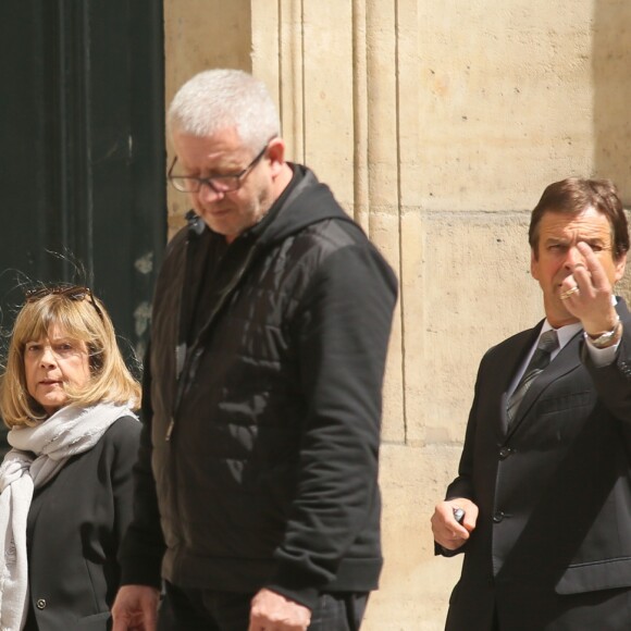 Chantal Goya et des proches - Obsèques de la mère de Chantal Goya, Colette Dartiguenave De Guerre, en l'église Saint-Roch à Paris. Le 26 avril 2018.