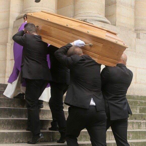 Illustration - Obsèques de la mère de Chantal Goya, Colette Dartiguenave De Guerre, en l'église Saint-Roch à Paris. Le 26 avril 2018.