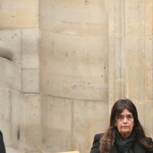 La soeur de Chantal Goya Marie-José et son mari Charles-Henri Bainville, Chantal Goya, son mari Jean-Jacques Debout et leur fils Jean-Paul, et les proches - Sorties des obsèques de la mère de Chantal Goya, Colette Dartiguenave De Guerre, en l'église Saint-Roch à Paris. Le 26 avril 2018.