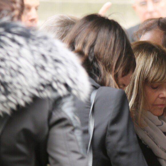 Chantal Goya - Sorties des obsèques de la mère de Chantal Goya, Colette Dartiguenave De Guerre, en l'église Saint-Roch à Paris. Le 26 avril 2018.