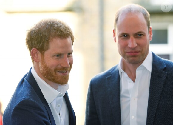 Le prince Harry était accompagné de son frère le prince William, qui sera son témoin de mariage, le 26 avril 2018 pour l'inauguration du centre Greenhouse, une salle de sport installée dans une église de North Westminster, à Londres.