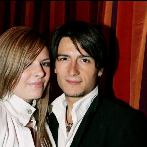 Michal et Elodie Frégé -Dernière de la pièce "Love ! Valour ! Compassion !" au théâtre de la porte Saint-Martin, à Paris, le 21 mai 2005.