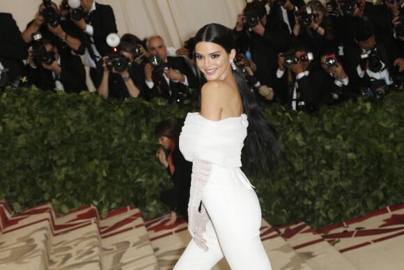 Kendall Jenner assiste au Met Gala 2018 (exposition 'Heavenly Bodies: Fashion and the Catholic Imagination') au Metropolitan Museum of Art à New York, le 7 mai 2018. © Charles Guerin / Bestimage