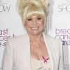 Barbara Windsor lors d'une soirée de bienfaisance de la lutte contre le cancer du sein à Londres le 3 octobre 2012.