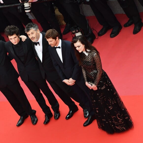 Denis Podalydès,Vincent Lacoste (Habillé en Dior Homme), Christophe Honoré, Pierre Deladonchamps, Adèle Wismes (Robe Dior) lors de la montée des marches du film « Plaire, aimer et courir vite » lors du 71ème Festival International du Film de Cannes. Le 10 mai 2018 © Borde-Jacovides-Moreau/Bestimage