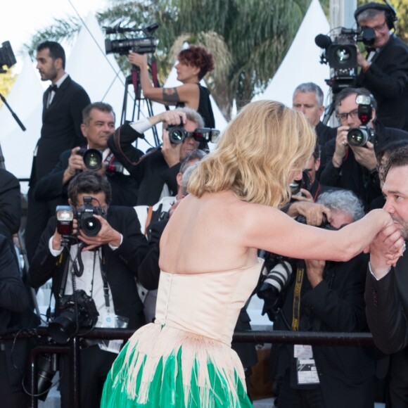 Julie Gayet - Montée des marches du film "Les Eternels" lors du 71e Festival International du Film de Cannes. Le 11 mai 2018 © Borde-Jacovides-Moreau/Bestimage