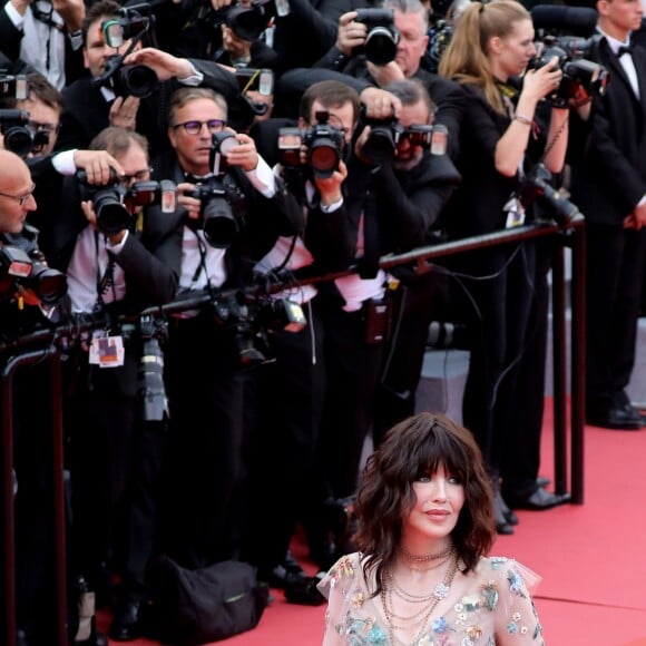 Isabelle Adjani (en robe Dior) lors de la montée des marches du film "Everybody Knows" en ouverture du 71e Festival de Cannes, le 8 mai 2018. © Borde-Jacovides-Moreau/Bestimage