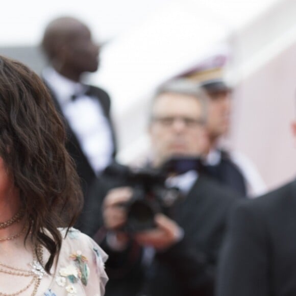 Isabelle Adjani (en robe Dior) lors de la montée des marches du film "Everybody Knows" en ouverture du 71e Festival de Cannes, le 8 mai 2018. © Borde-Jacovides-Moreau/Bestimage