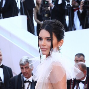 Kendall Jenner (robe Schiaparelli, bijoux Chopard) - Montée des marches du film " Les Filles du Soleil " lors du 71ème Festival International du Film de Cannes. Le 12 mai 2018 © Borde-Jacovides-Moreau/Bestimage