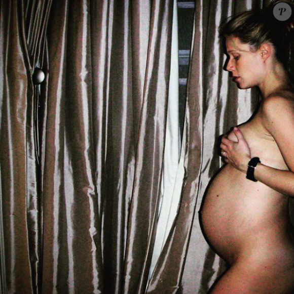 Ce 13 mai 2018, Gwyneth Paltrow a célébré la fête des mères sur Instagram avec une photo souvenir de sa grossesse.
