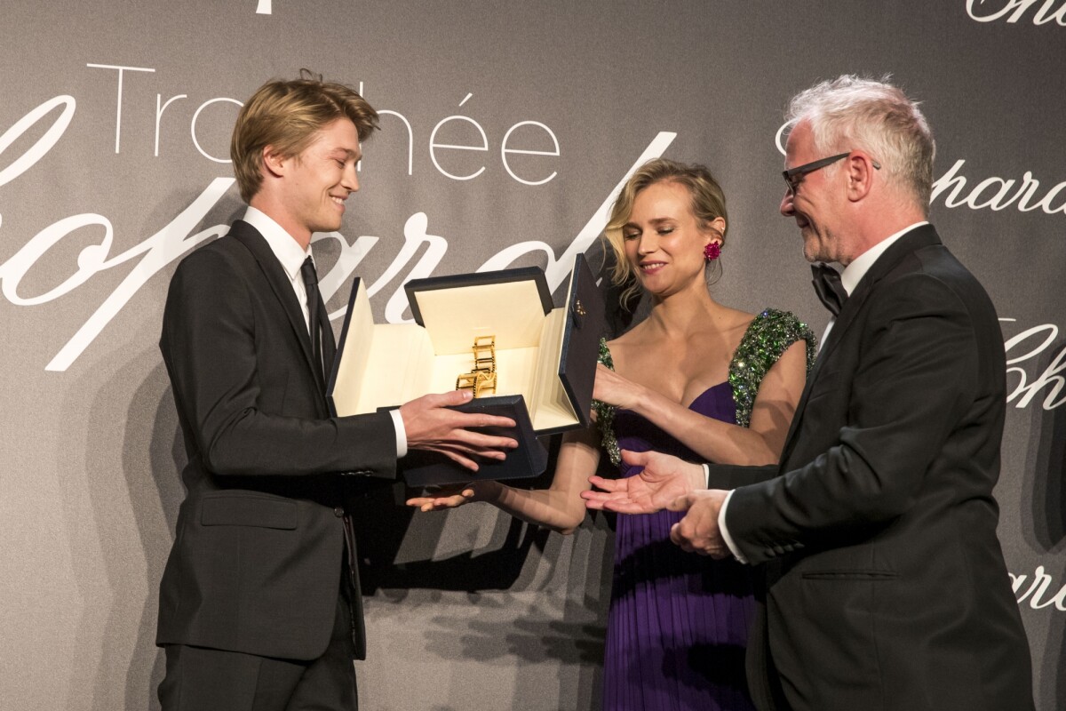 Photo Joe Alwyn laur at Troph e Chopard 2018 Diane Kruger