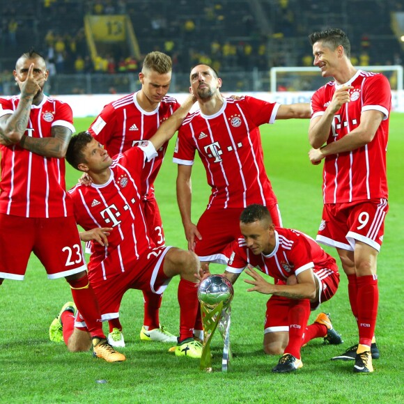 Arturo Vidal, Joshua Kimmich, Thomas Müller, Franck Ribéry, Rafinha et Robert Lewandowski - Le Bayern Munich gagne la Supercoupe en battant le Borussia Dortmund à Dortmund, le 5 août 2017.