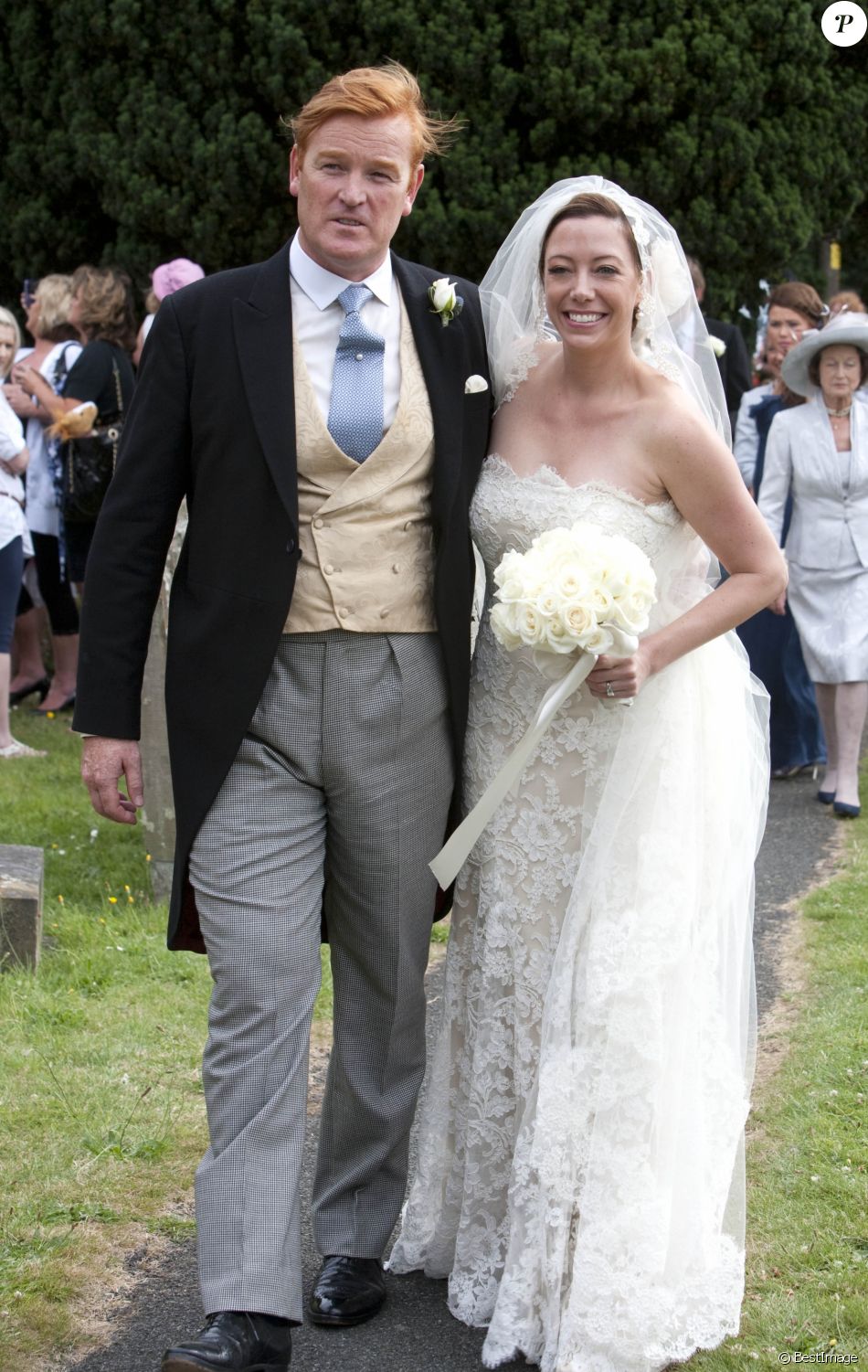  Mark Dyer et Amanda Kline lors de leur mariage, le 3 juillet 2010 au Pays de Galles, en présence du prince Harry. 